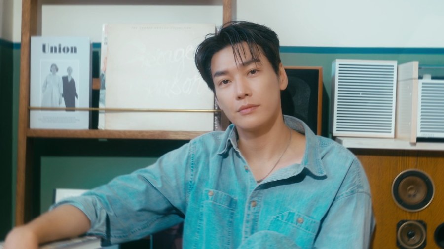 KIM YOUNG-KWANG — PAGES OF GLORY still 3