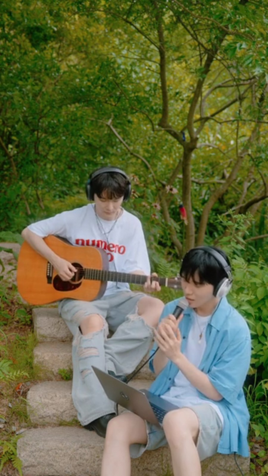 UNXL — VERTICAL LIVE still 2