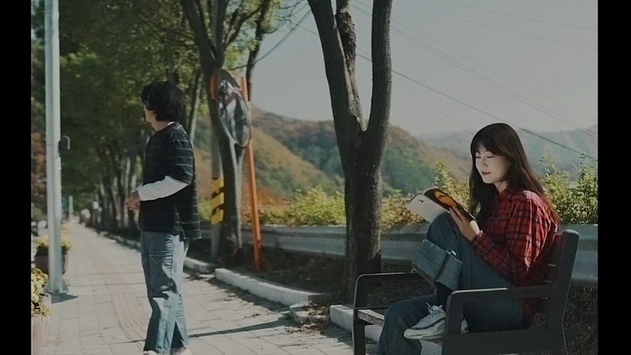 LEE JUN-HYUNG — FLOWER GARDEN still 4