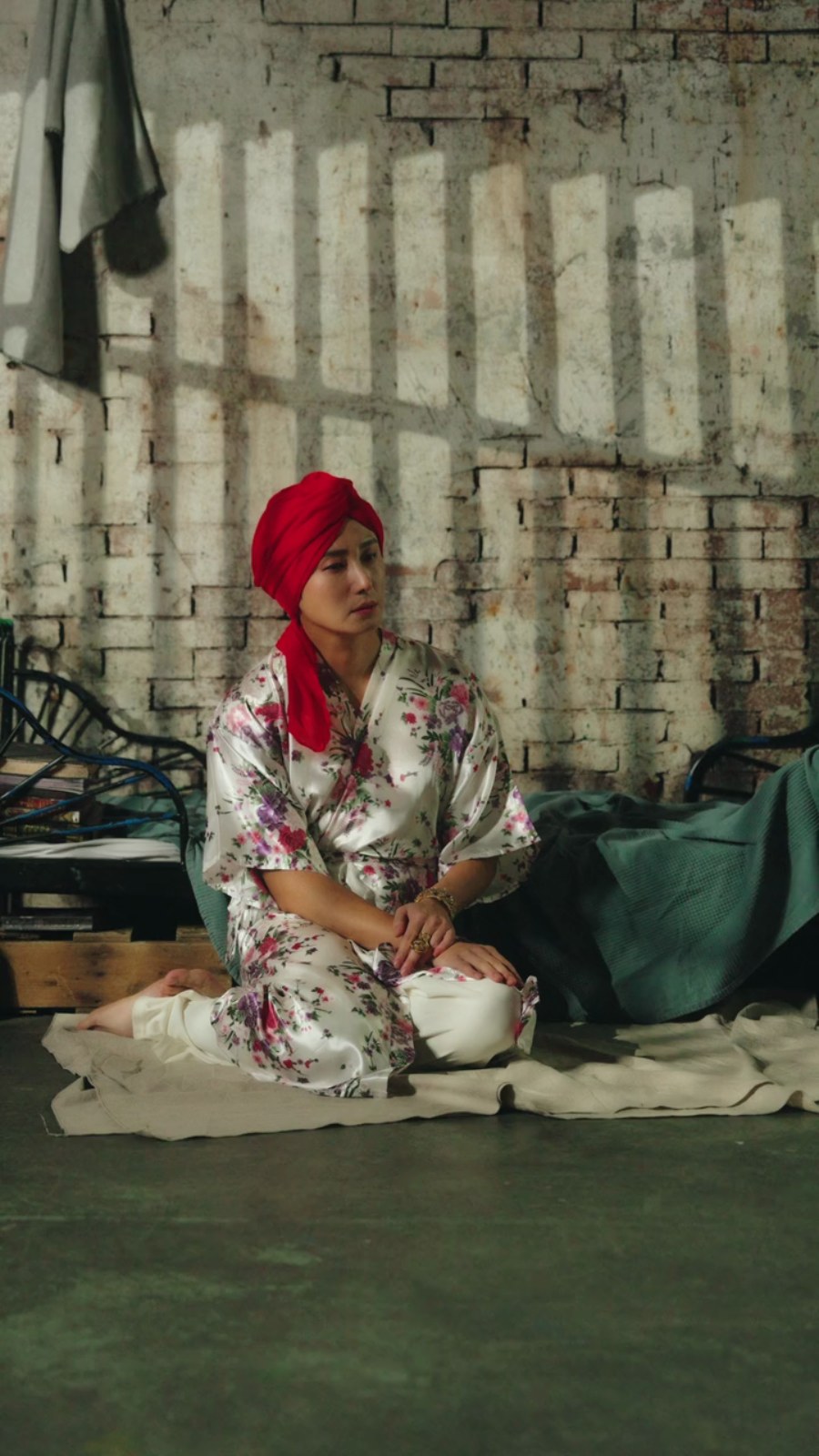 KISS OF THE SPIDER WOMAN still 6