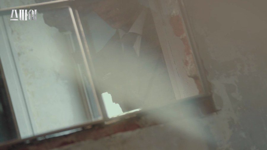 THE SPY still 3